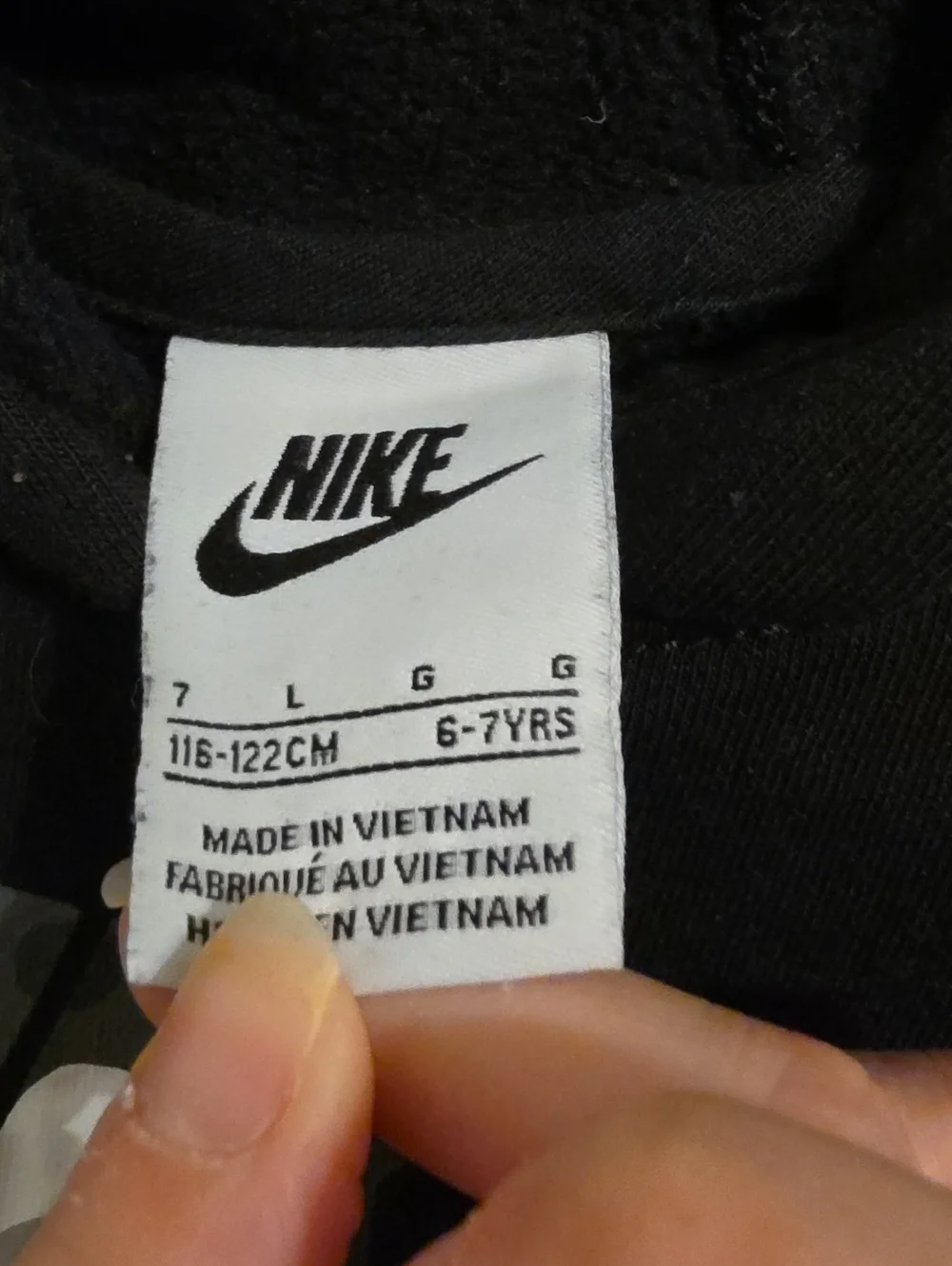 Nike Boys Black Hooded Sweatshirt. In EUC